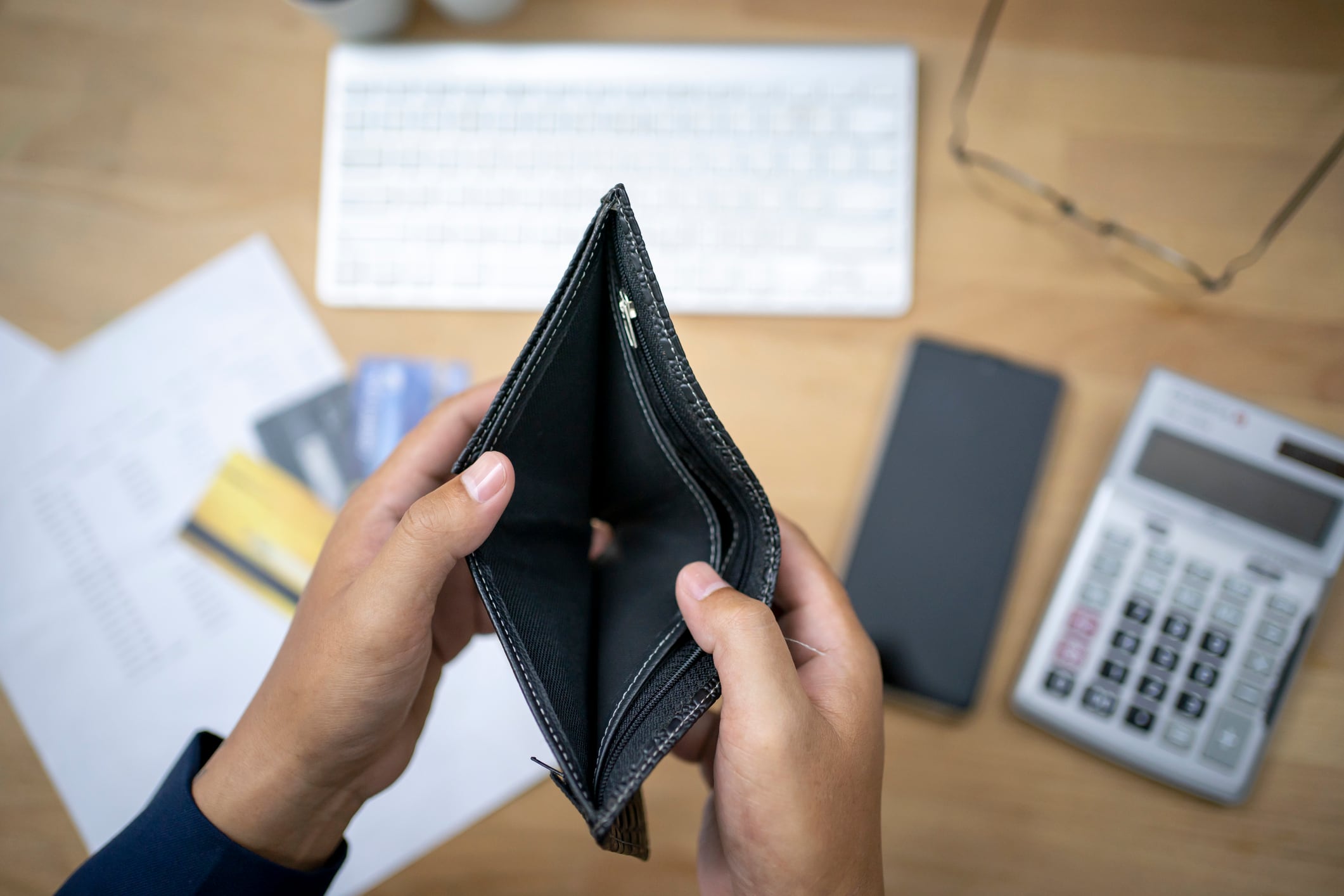 Salario - Trabajadores - Sin dinero - Sueldo