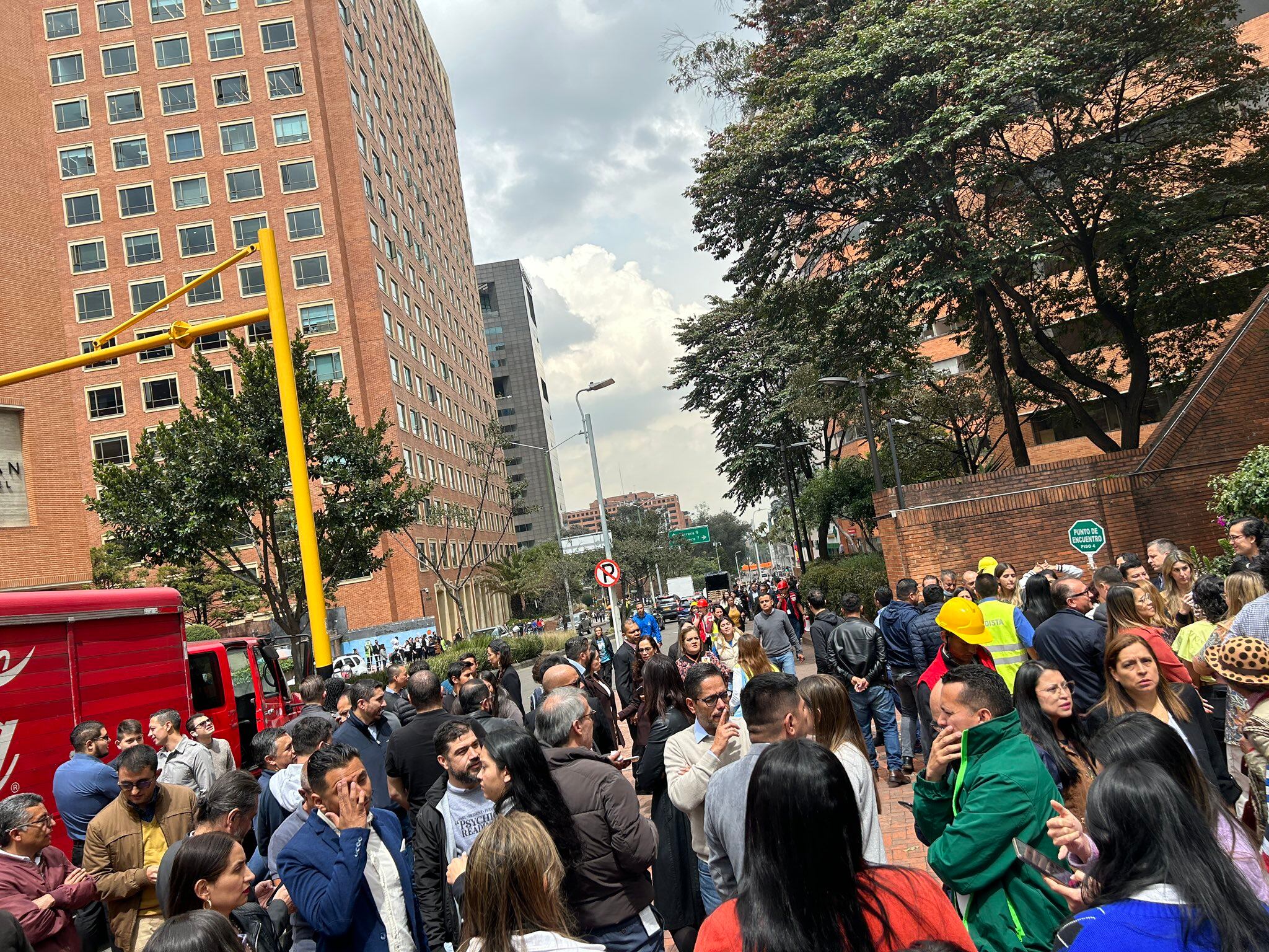 Los internautas reportaron cómo vivieron el simulacro desde sus casas y lugares de trabajo.