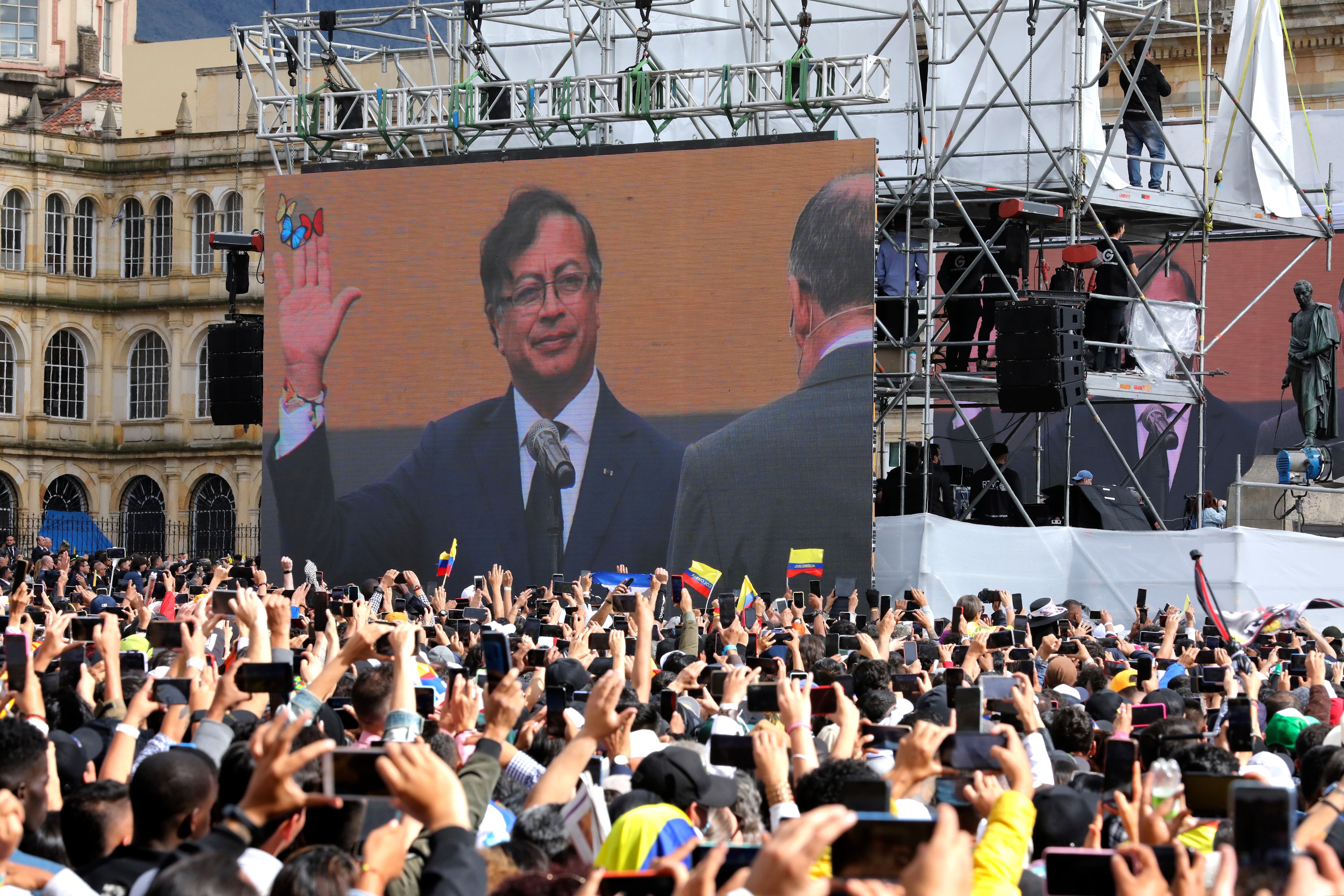 ASPECTOS POSESION PETRO