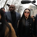 NUEVA YORK - 7 DE FEBRERO: Emma Coronel Aispuro, esposa de Joaquín 'El Chapo' Guzmán, sale del Tribunal de Distrito de los Estados Unidos.