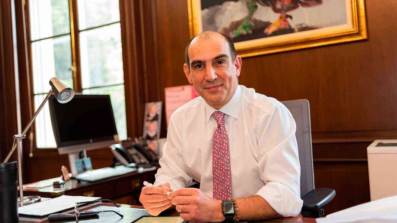 En campaña presidencial asesoró a Duque en temas de seguridad y defensa.