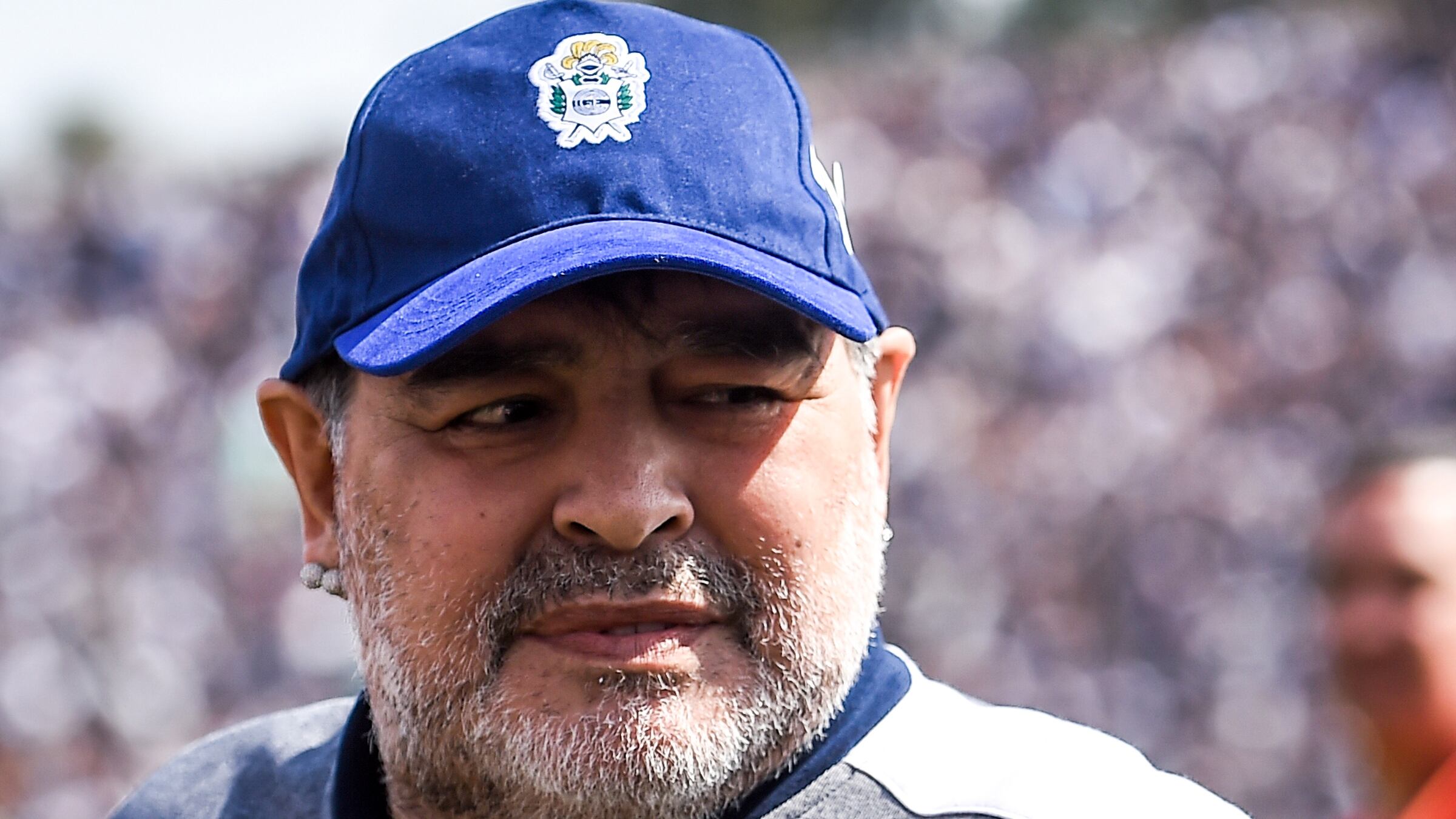 LA PLATA, ARGENTINA - SEPTEMBER 15: Diego Armando Maradona coach of Gimnasia y Esgrima La Plata looks on before a match between Gimnasia y Esgrima La Plata and Racing Club as part of Superliga Argentina 2019/20 at Estadio Juan Carlos Zerillo on September 15, 2019 in La Plata, Argentina. (Photo by Marcelo Endelli/Getty Images)