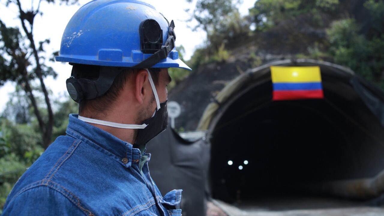 El túnel 15 del megaproyecto del cruce de la cordillera central logró el cale.