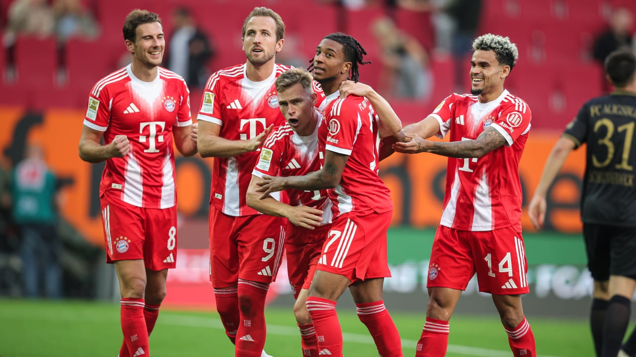 Luis Díaz junto a sus compañeros de Bayern Múnich en la temporada 2025-2026.