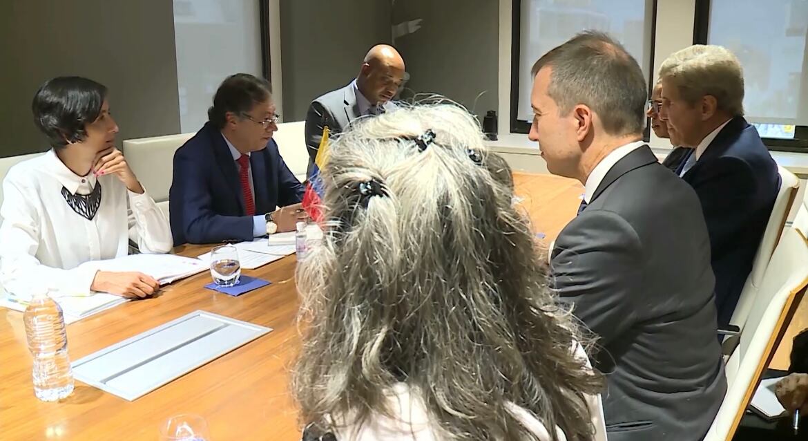 Presidente Gustavo Petro y  John Kerry enviado Especial de la Casa Blanca para el Cambio Climático.