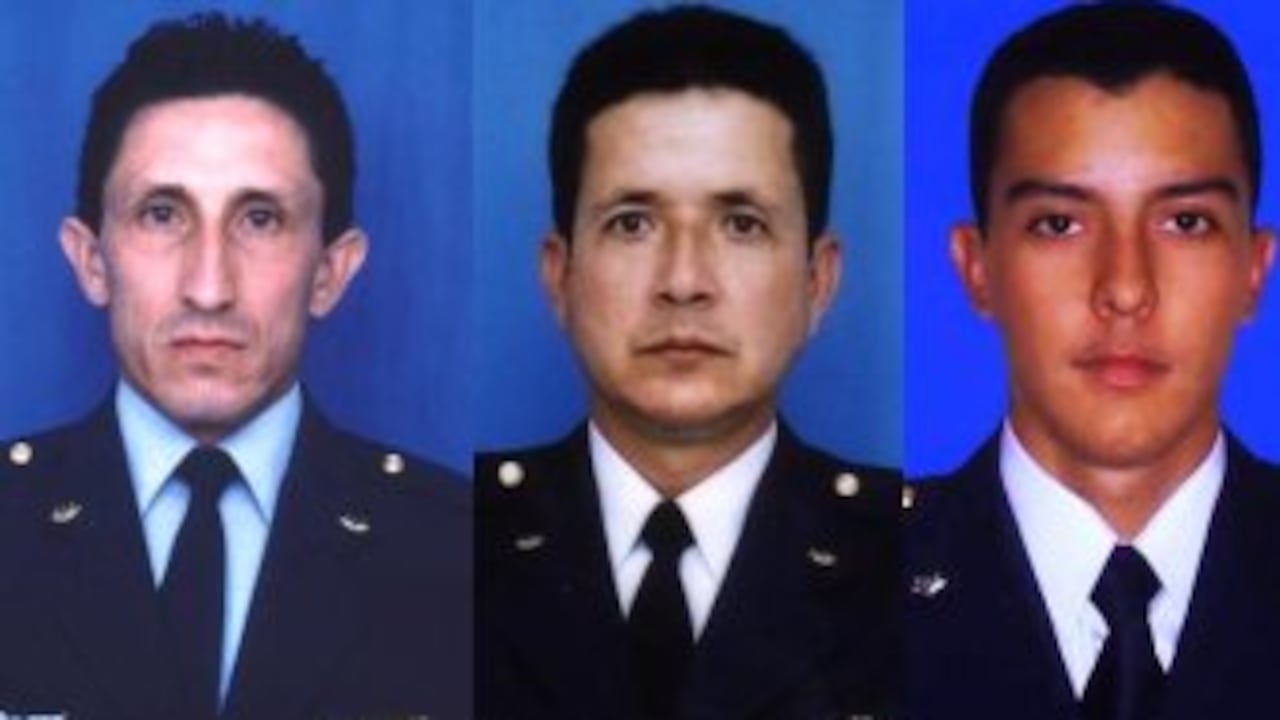 Técnico subjefe William Zambrano Triana (tripulante); teniente coronel Carlos Gutiérrez Zuluaga (instructor) y Nicolás Bedoya Gonzalez (alumno), fueron los tres militares de la Fuerza Aérea que murieron el lunes cerca a Melgar. (Foto: Cortesía FAC)