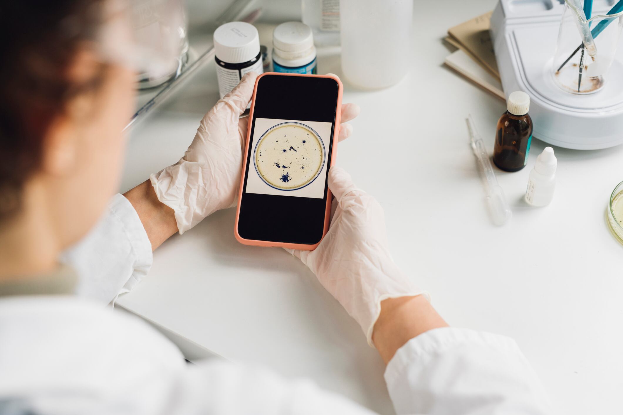 Investigadores describen una relación nociva que drena tiempo, atención y bienestar.