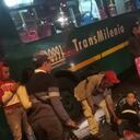 La peligrosa práctica está dejando ciclistas heridos