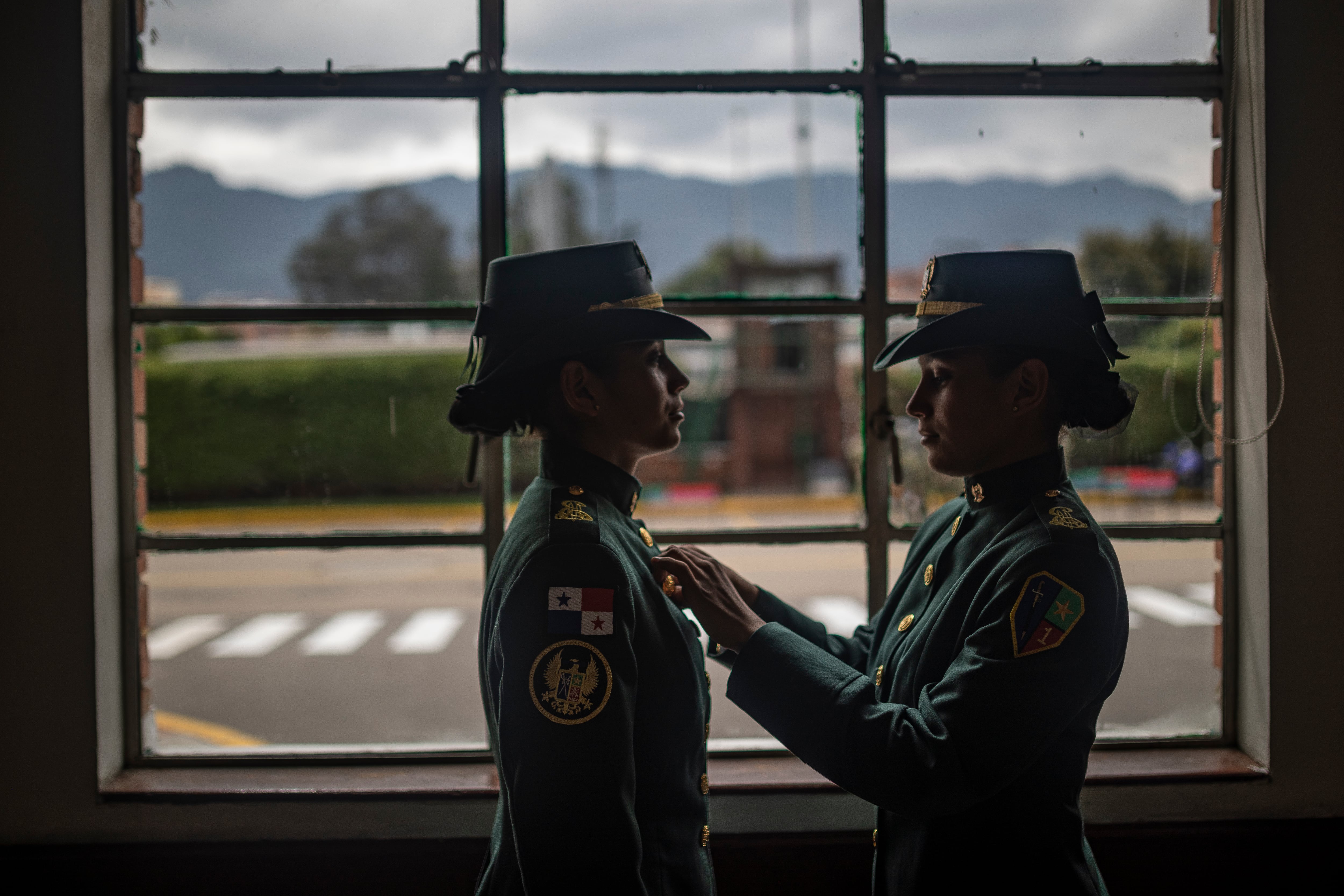 Gemelas Hernandez Escuela Militar