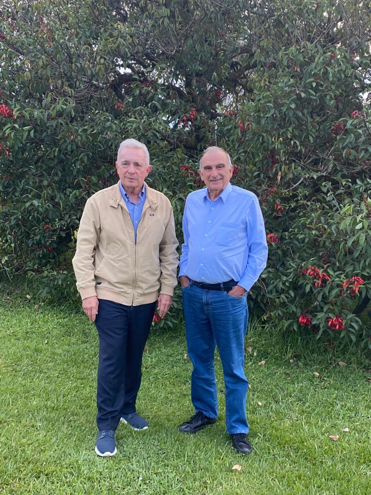 Álvaro Uribe y Humberto de la Calle