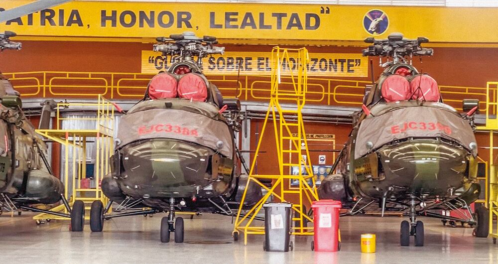 Los helicópteros se encuentran en una base militar en Cundinamarca.