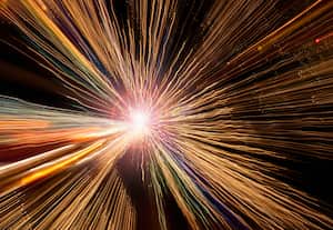 Un innovador detector subterráneo en China investigará los neutrinos, partículas que datan del Big Bang y son clave para entender el origen del universo.