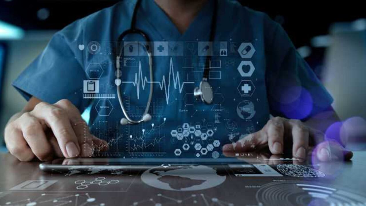 Una de estas plataformas es MedHub, a través de la cual la farmacéutica Novartis ofrece contenidos de acuerdo con sus necesidades de información a través de un portal ágil, dinámico y cercano, que los acompaña en el momento en que ellos lo requieran