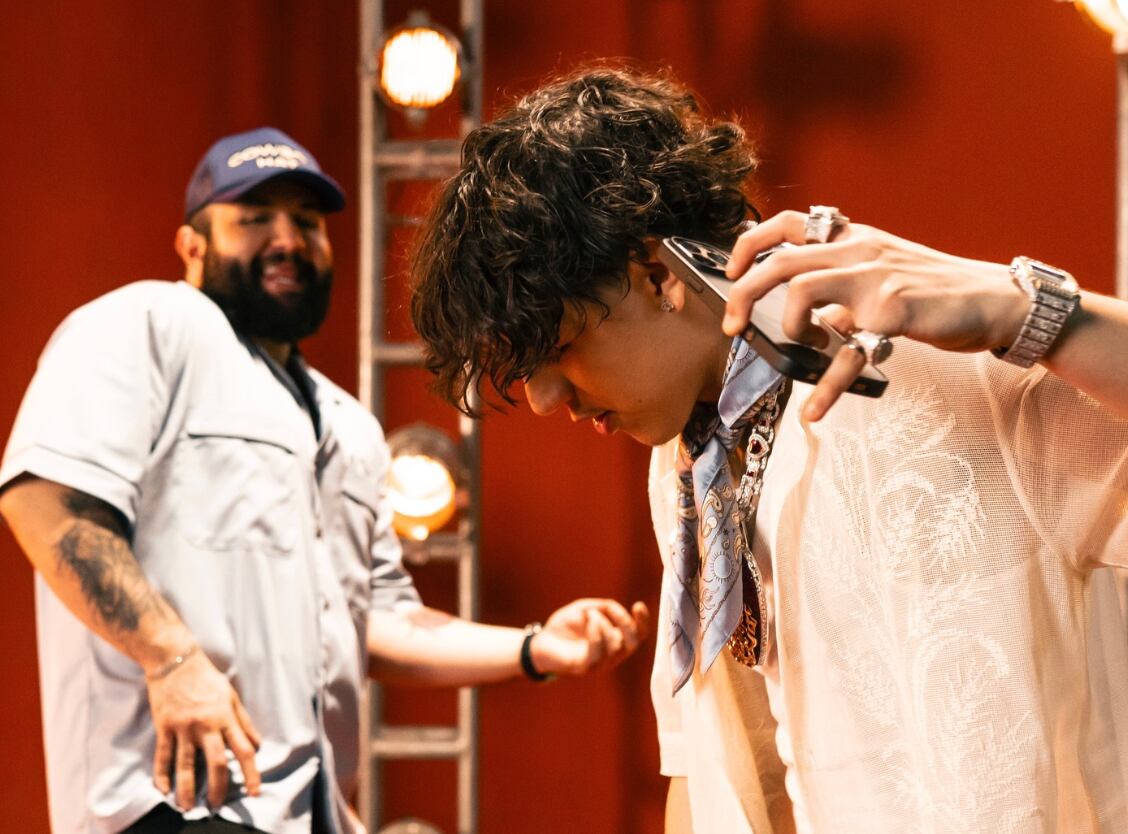 Carin León estrenó canción con Xavi.