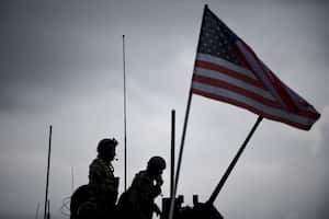 El texto aprueba los 886.000 millones de dólares solicitados por el presidente Joe Biden