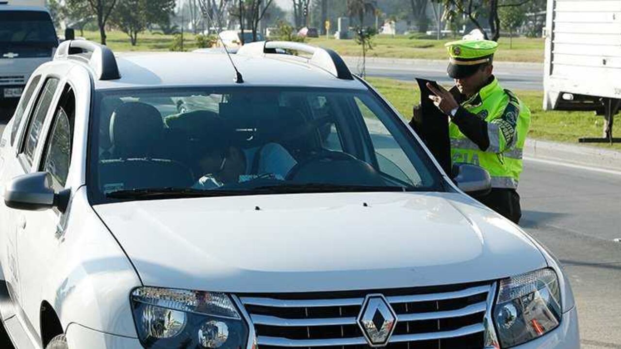 ¿Cancelarán matrículas a vehículos que presten servicio de transporte de manera ilegal?