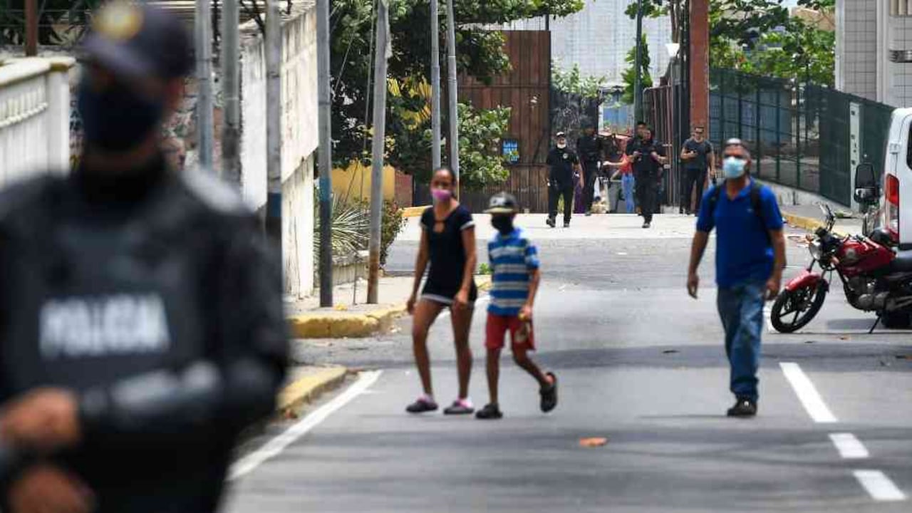 Por supuesto contrabando, Venezuela detuvo a tres colombianos