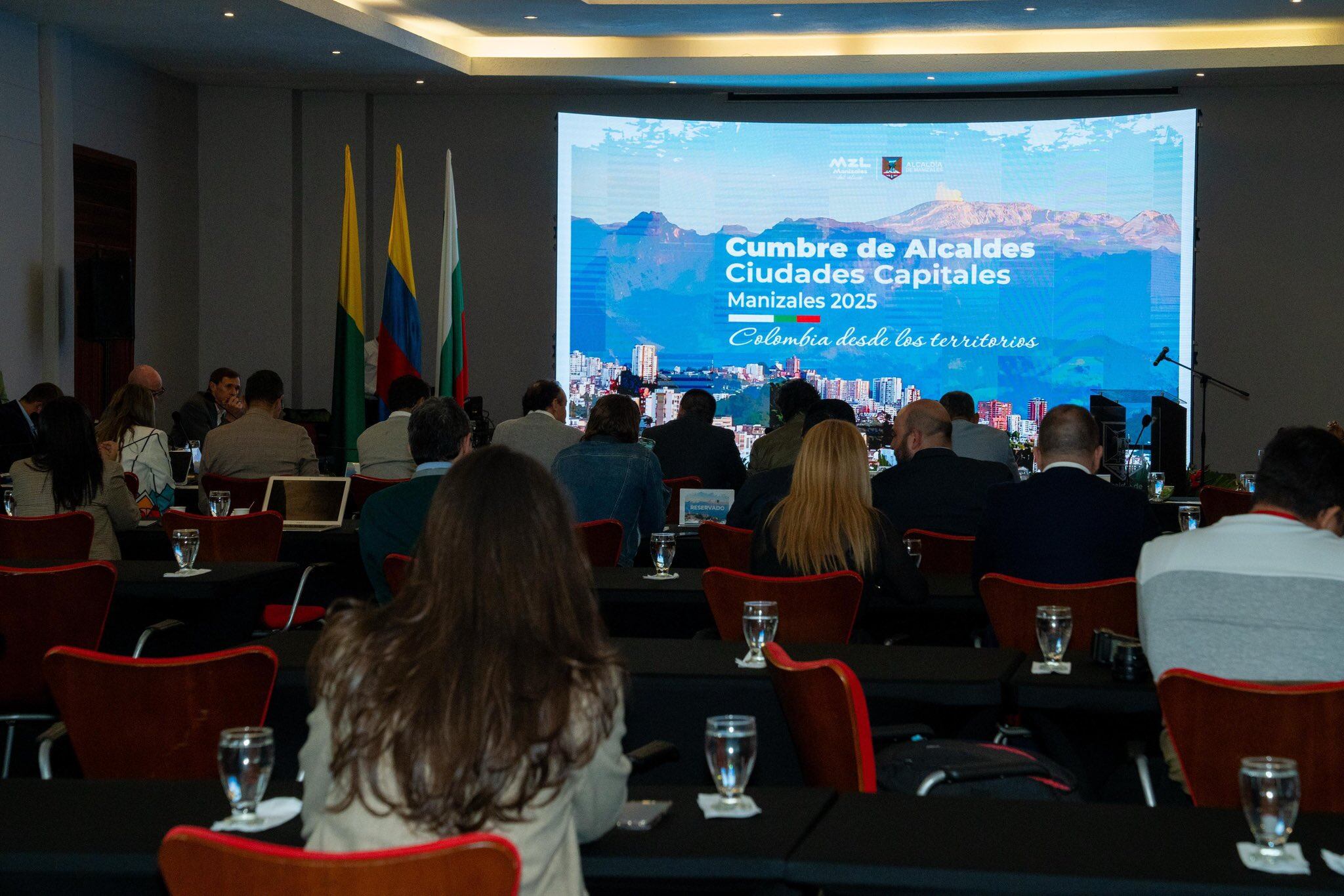 Cumbre de alcaldes de ciudades capitales realizada en Manizales.