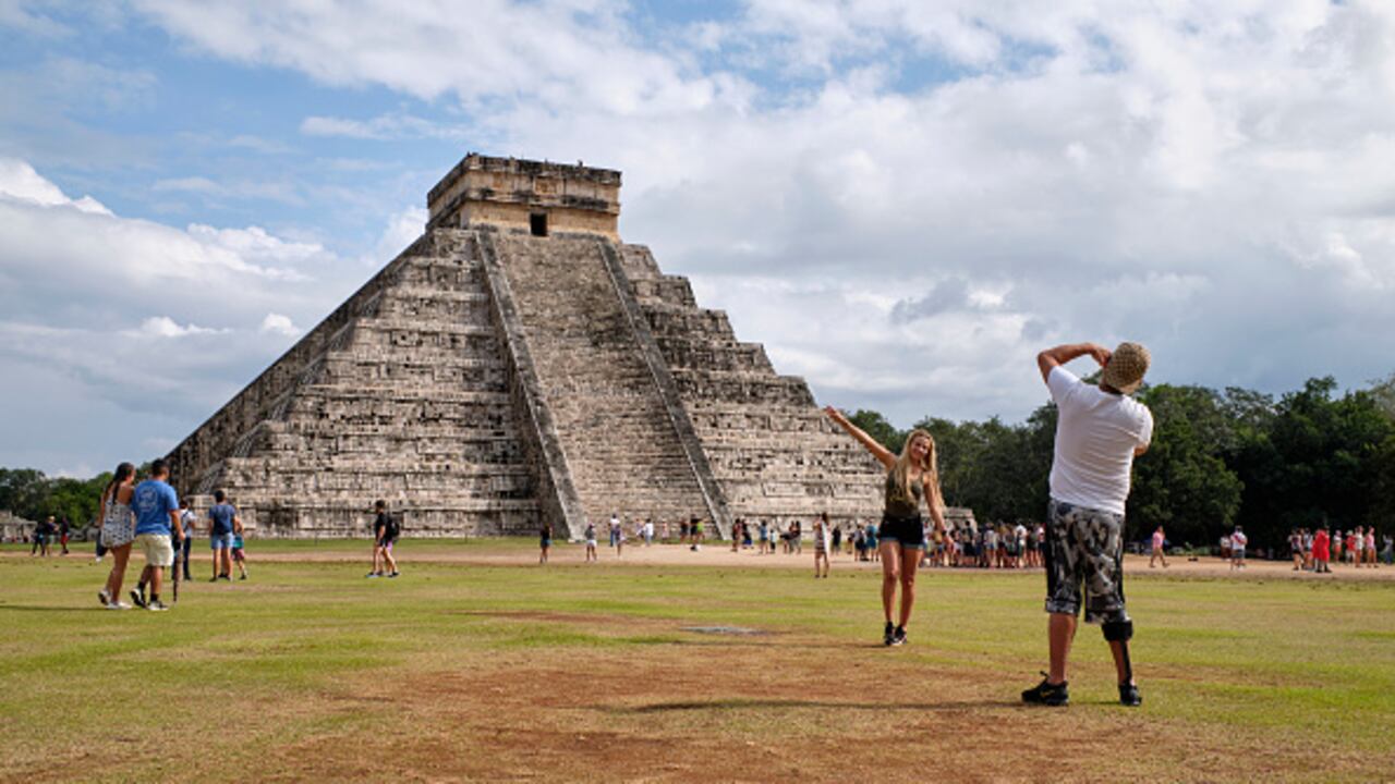 Las pirámides de Chichén Itzá son uno de los lugares que más atrae turistas en México.