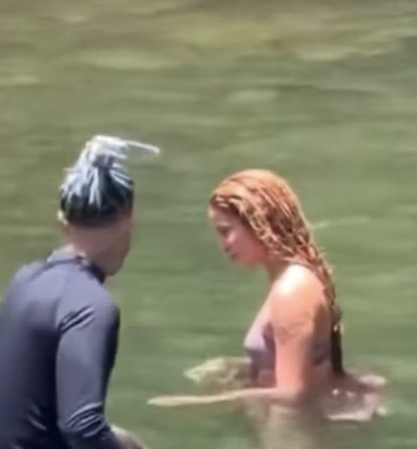 Rauw Alejandro y Shakira se bañan juntos en Puerto Rico