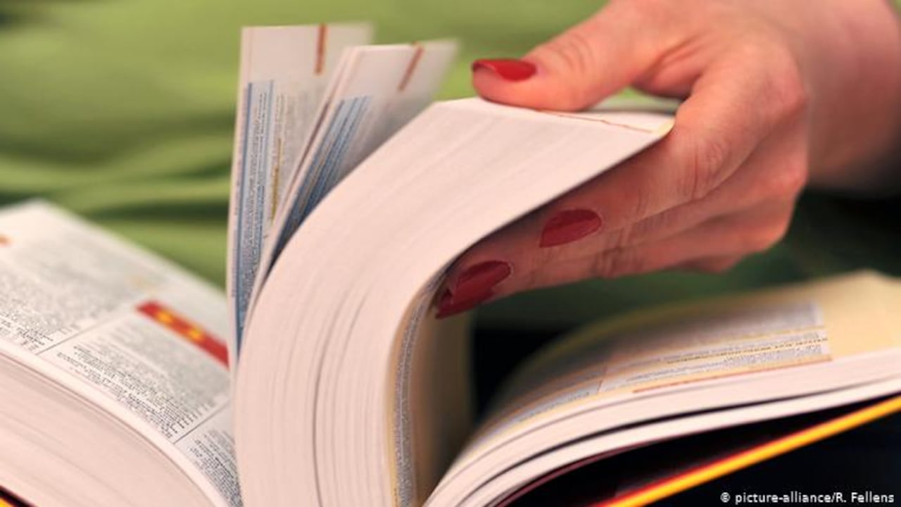 La RAE respondió en su cuenta de Twitter la duda de un internauta.