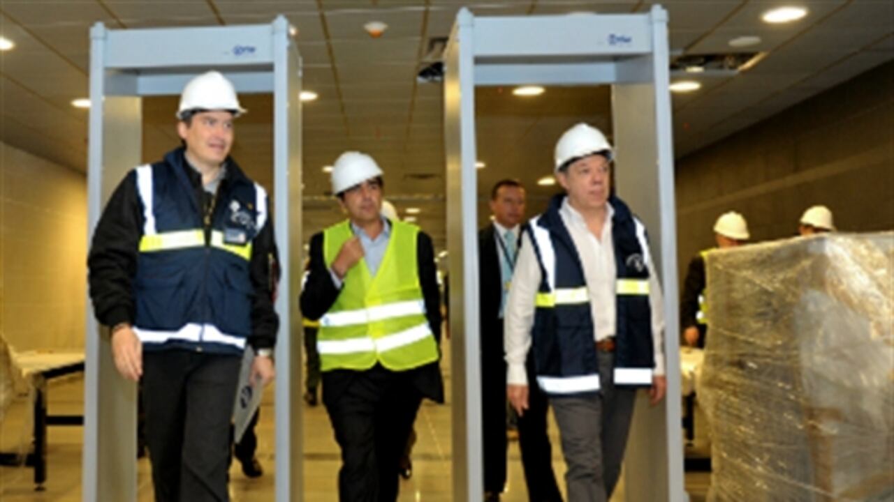 Presidente visita nueva terminal internacional de Eldorado