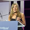 LOS ANGELES, CALIFORNIA - DECEMBER 08: Honoree Jennifer Aniston accepts the Sherry Lansing Leadership Award onstage at The Hollywood Reporter 2021 Power 100 Women in Entertainment, presented by Lifetime at Fairmont Century Plaza on December 08, 2021 in Los Angeles, California. (Photo by Stefanie Keenan/Getty Images for The Hollywood Reporter)