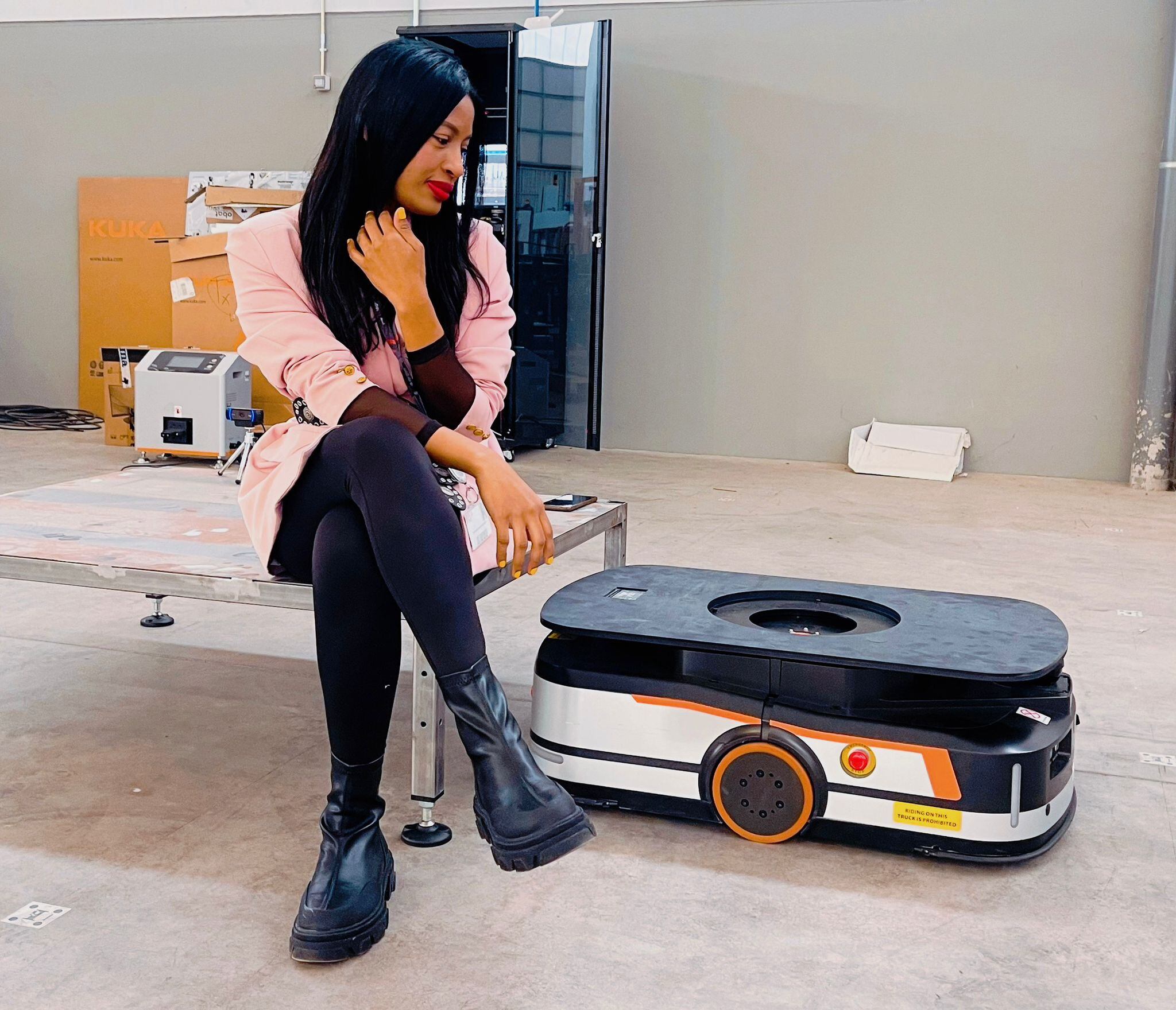 Robots que permiten automatización de procesos industriales