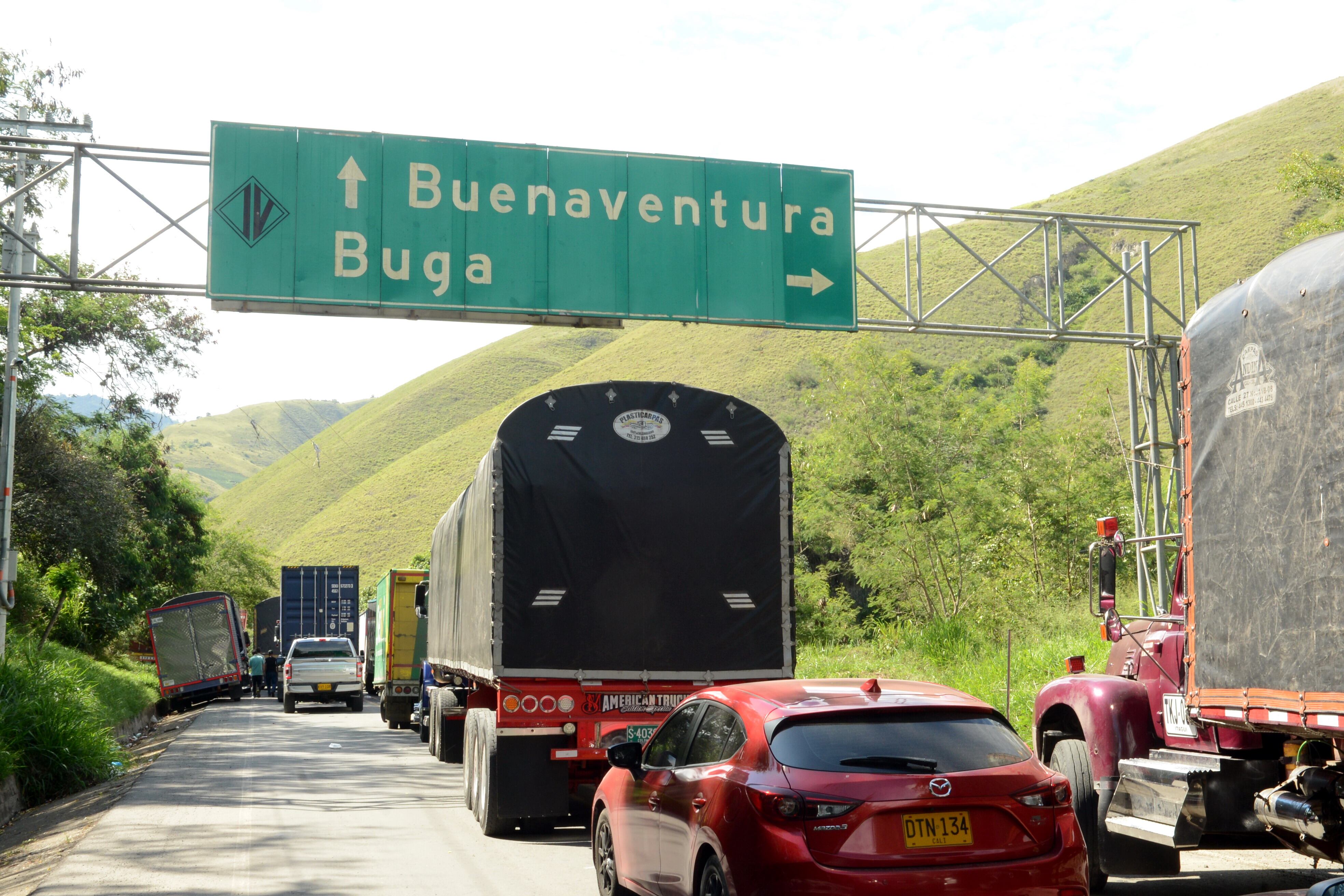 Bloqueos en la vía a Buenaventura en el sector de Loboguerrero