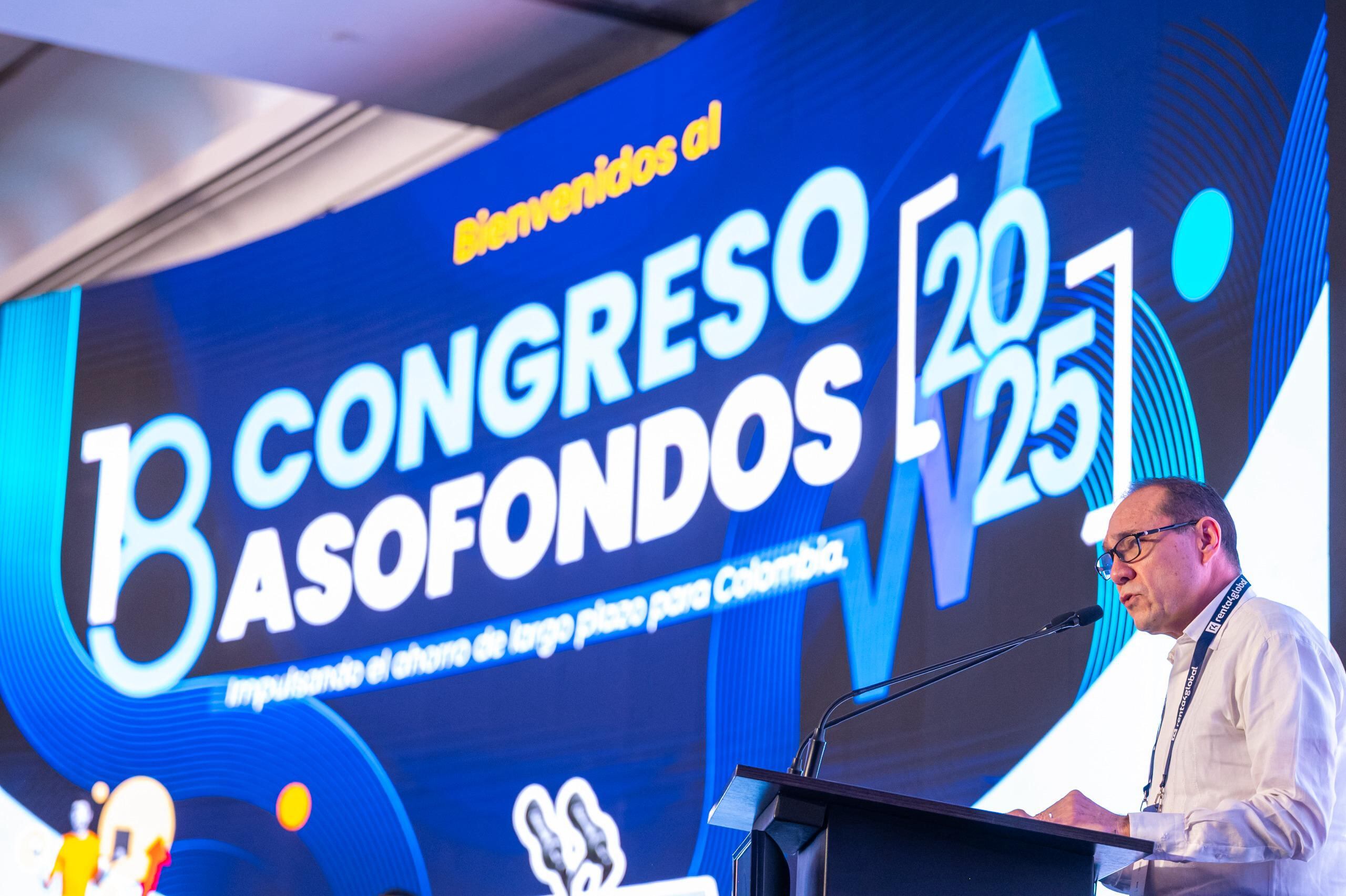 El ministro de Trabajo, Antonio Sanguino, participó en la apertura del Congreso de Asofondos. Foto: prensa Asofondos.