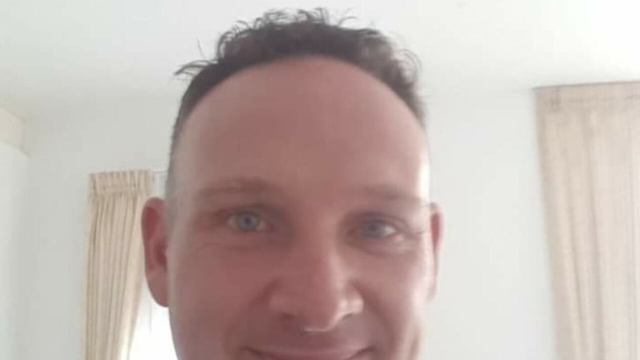 La víctima fue identificada como Robert Bernardus Richard Lukkassen, de 46 años de edad.