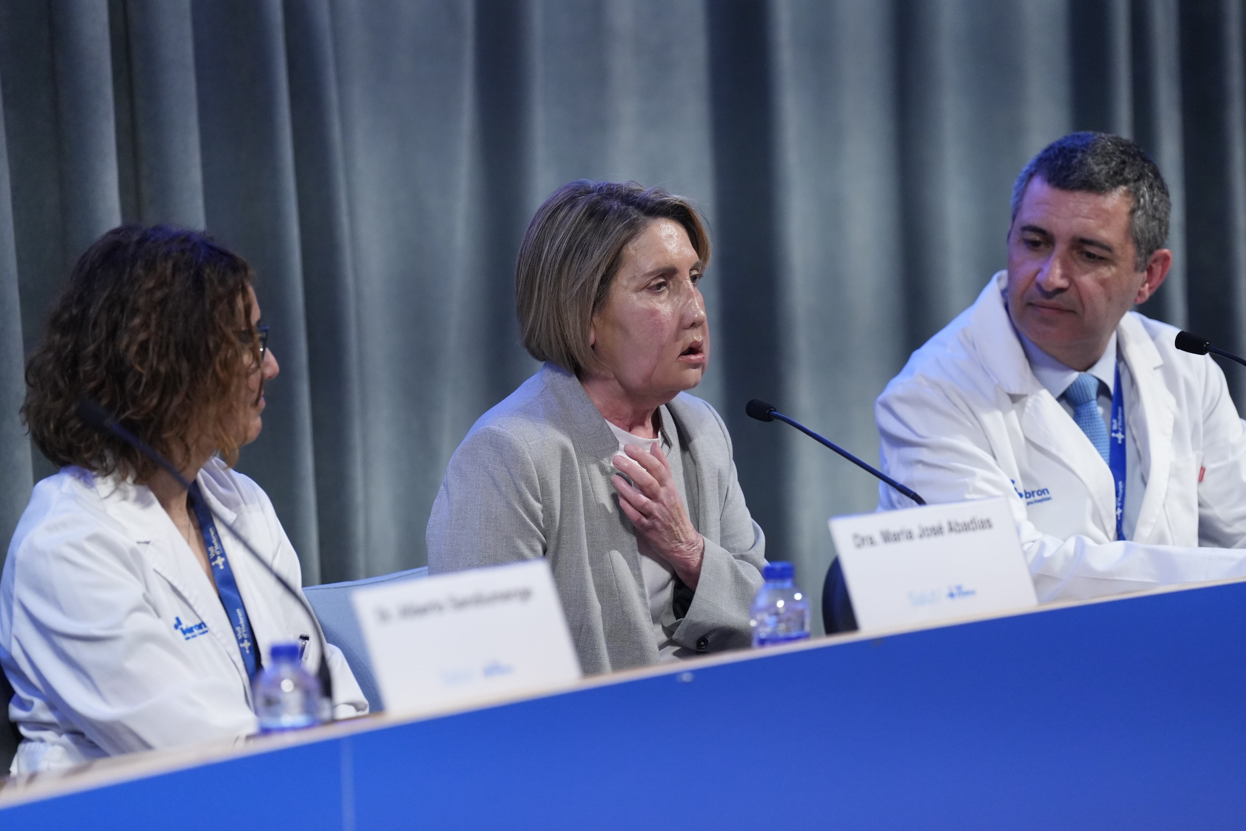 Durante la rueda de prensa, los profesionales que participaron en la operación explicaron cómo se realizó el primer trasplante de cara del mundo de un donante eutanasiado.