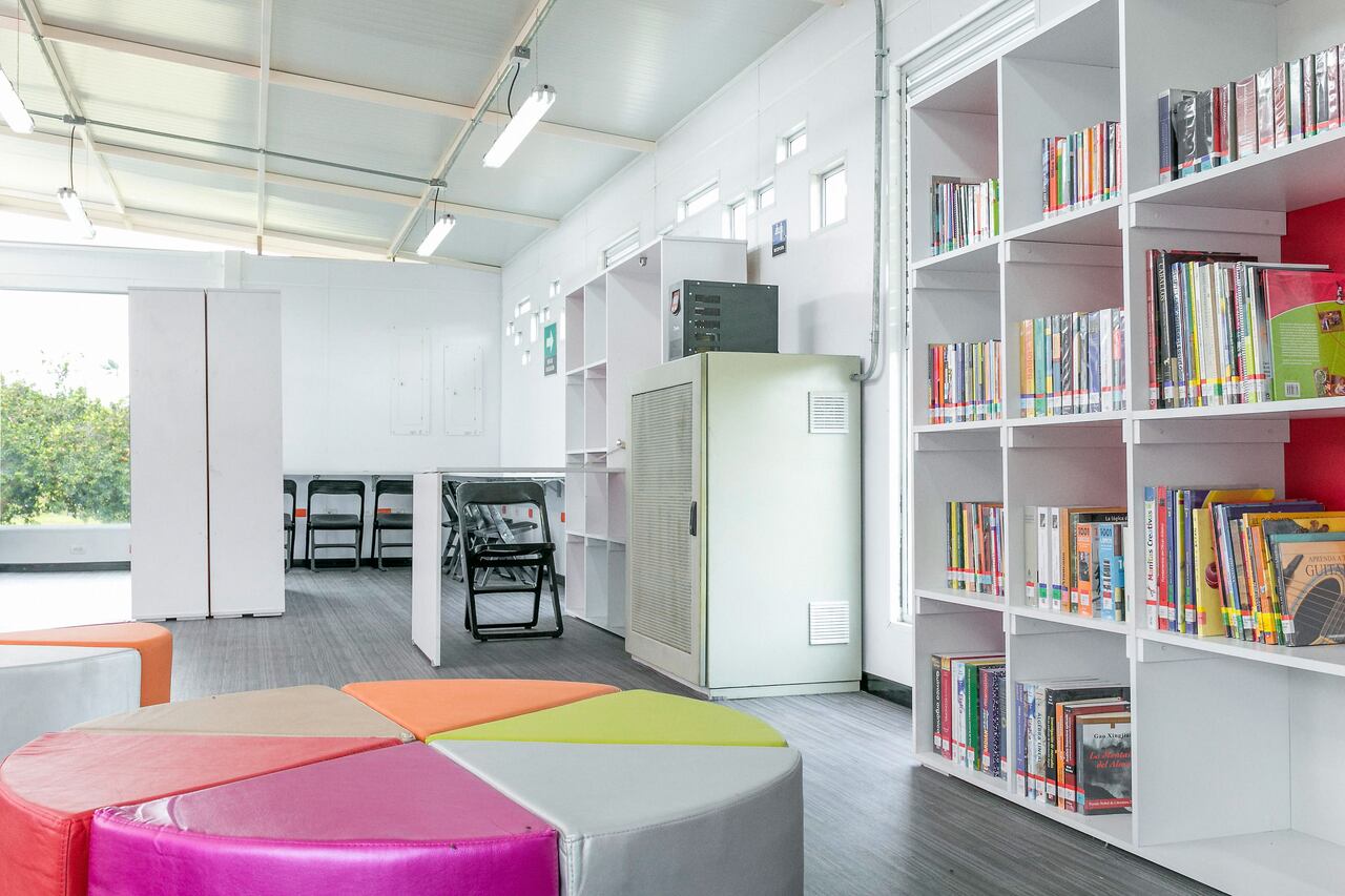 Contenedor adaptado como biblioteca