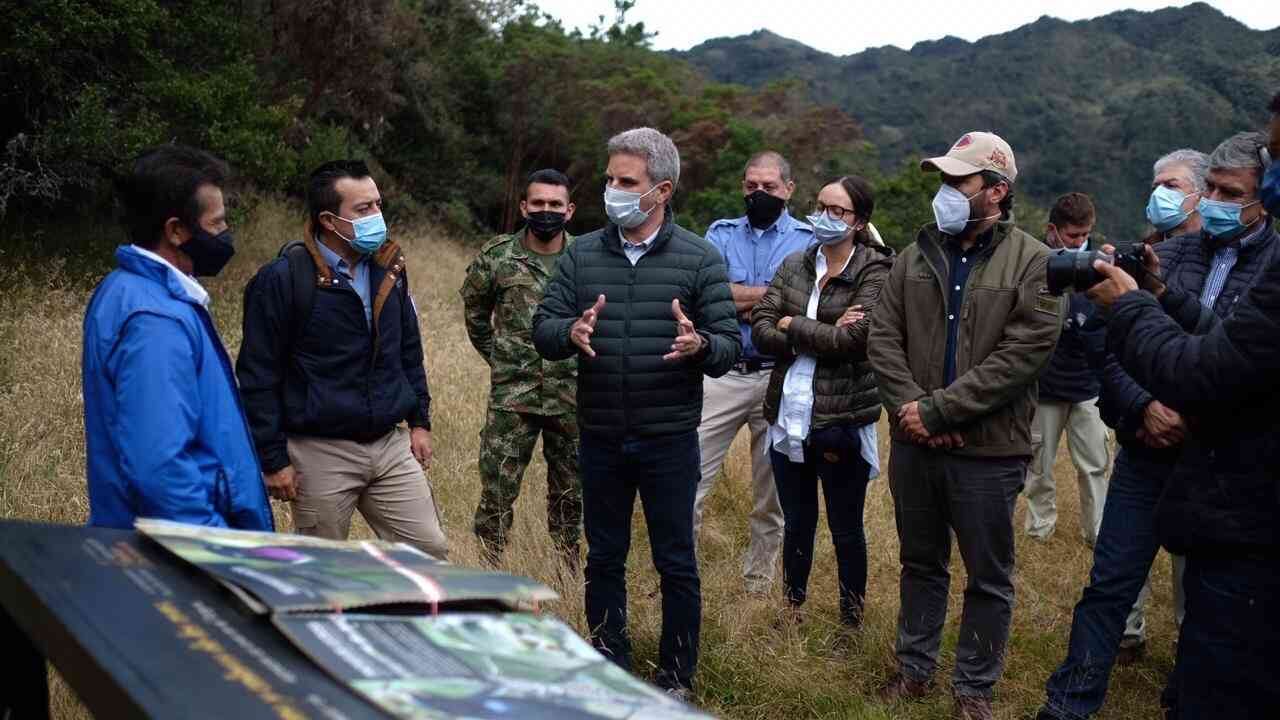 El ministro de Ambiente, Carlos Correa, visitó el Parque Nacional Natural Chingaza. Foto: MinAmbiente