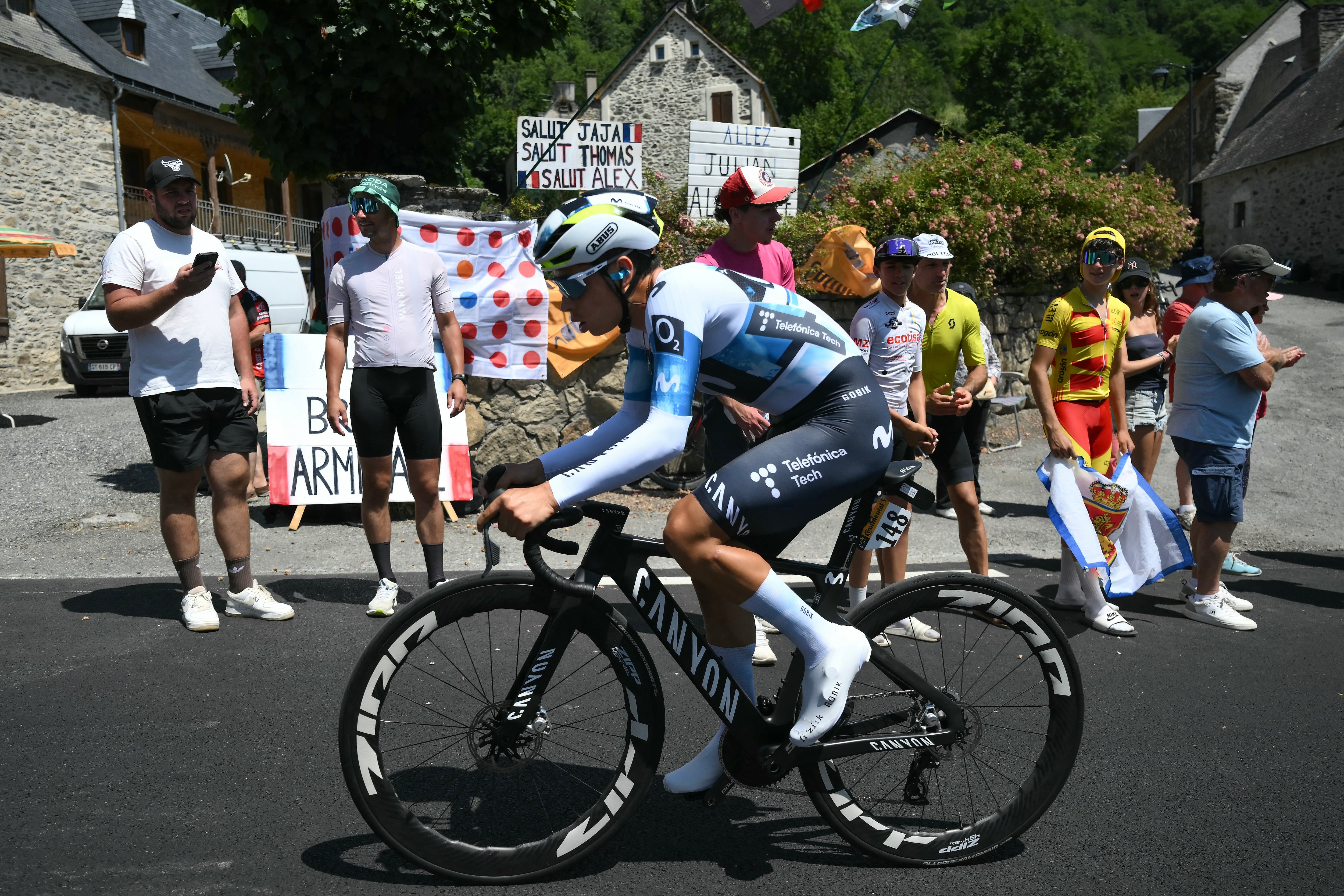 Movistar Team's Colombian rider Einer Rubio cycles during the 13th stage of the 112th edition of the Tour de France cycling race, 10.9 km individual time trial between Loudenvielle and Peyragudes, in the Pyrenees mountains of southwestern France, on July 18, 2025. (Photo by Marco BERTORELLO / AFP)