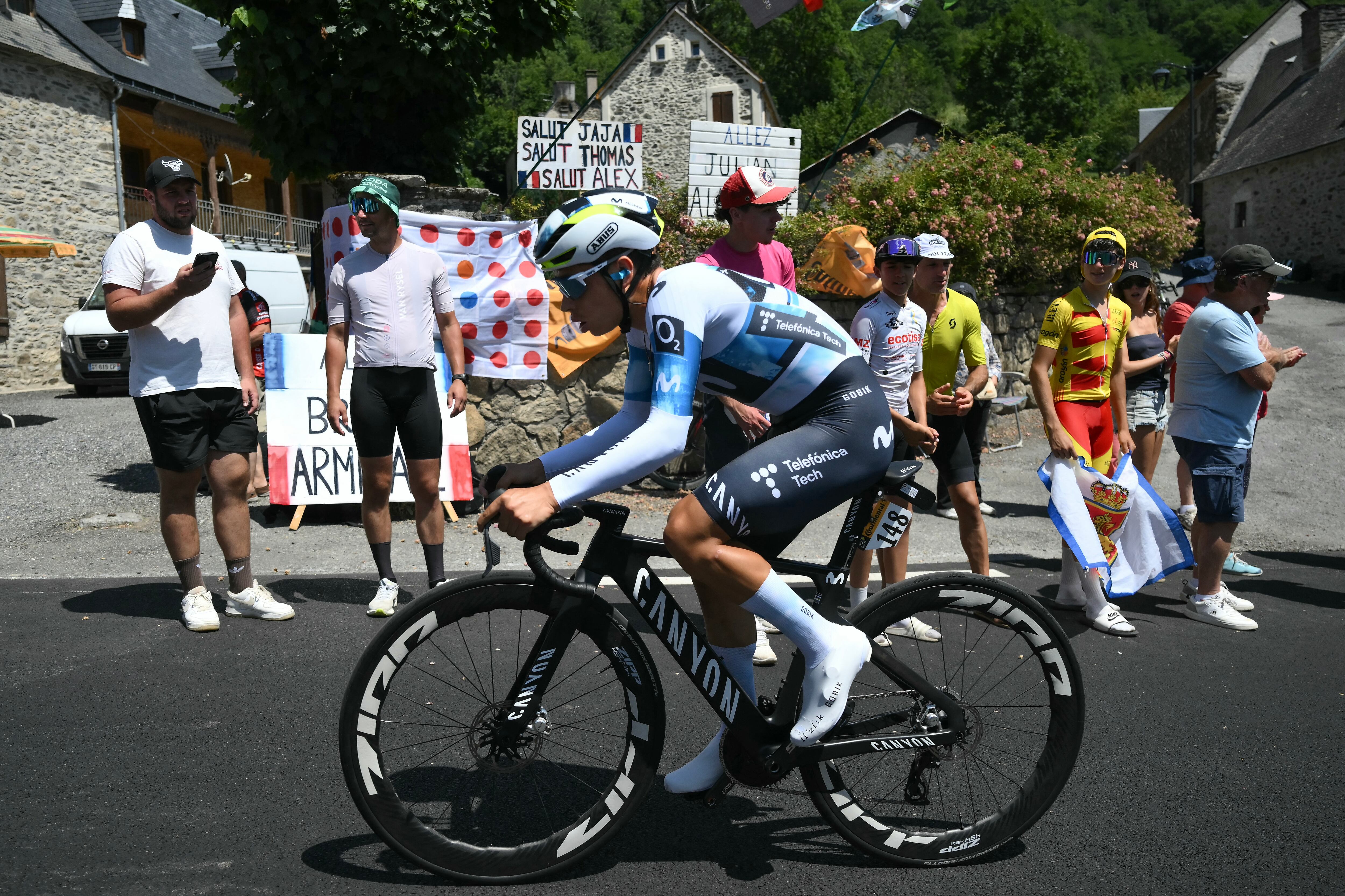 Movistar Team's Colombian rider Einer Rubio cycles during the 13th stage of the 112th edition of the Tour de France cycling race, 10.9 km individual time trial  between Loudenvielle and Peyragudes, in the Pyrenees mountains of southwestern France, on July 18, 2025. (Photo by Marco BERTORELLO / AFP)