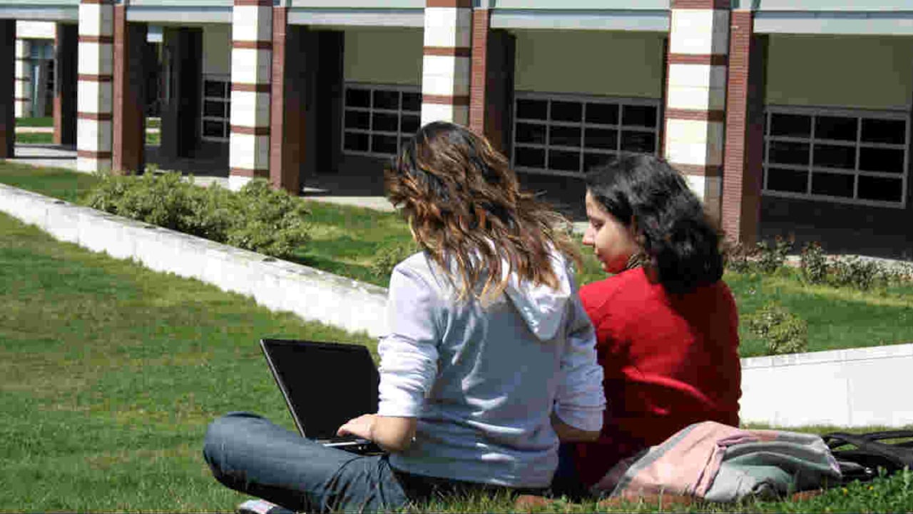 En el ranking aparecen 12 programas dictados por instituciones colombianas.