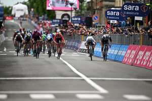 El final de la etapa 11 del Giro de Italia 2023