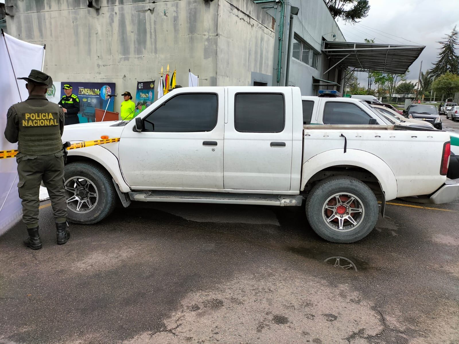 En esta camioneta traficantes del Cauca pretendían hacer llegar mas de media tonelada de marihuana a Bogotá desde el Cauca.