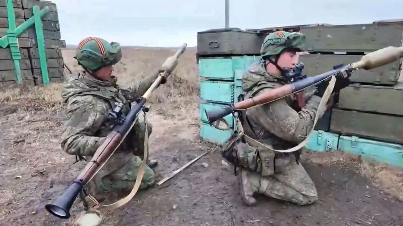 Soldados norcoreanos se entrenan para luchar en Ucrania.