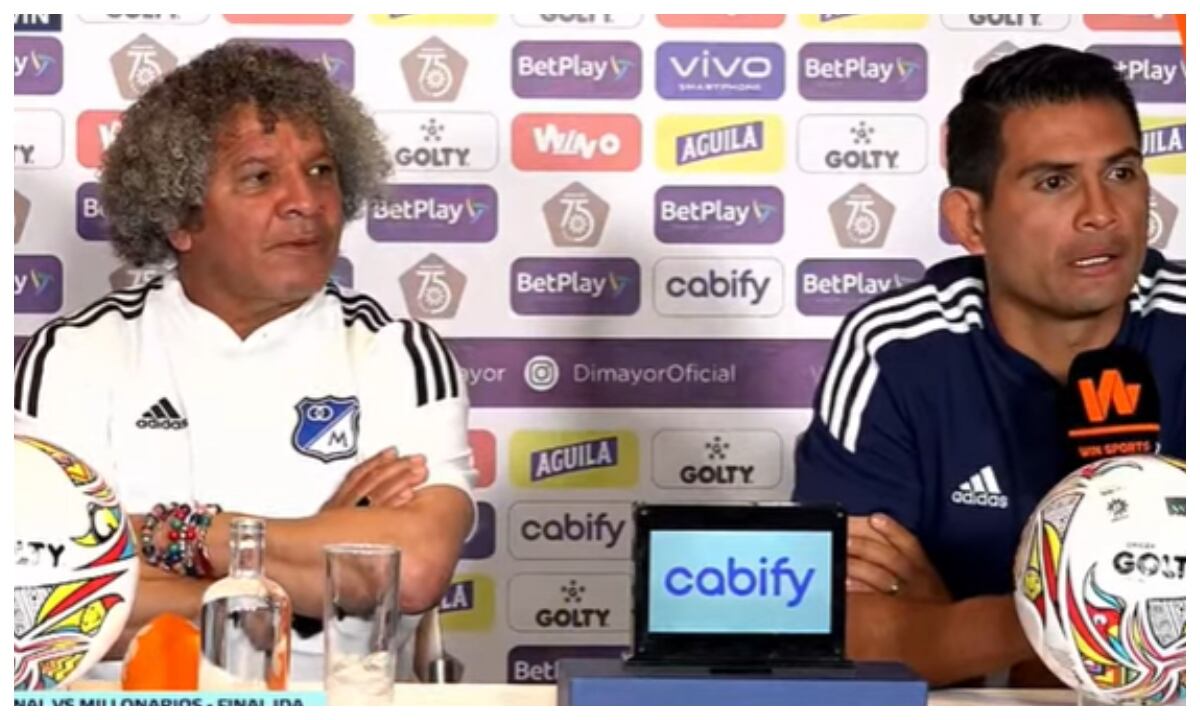 Alberto gamero en la rueda de prensa previo a la final del fútbol colombiano