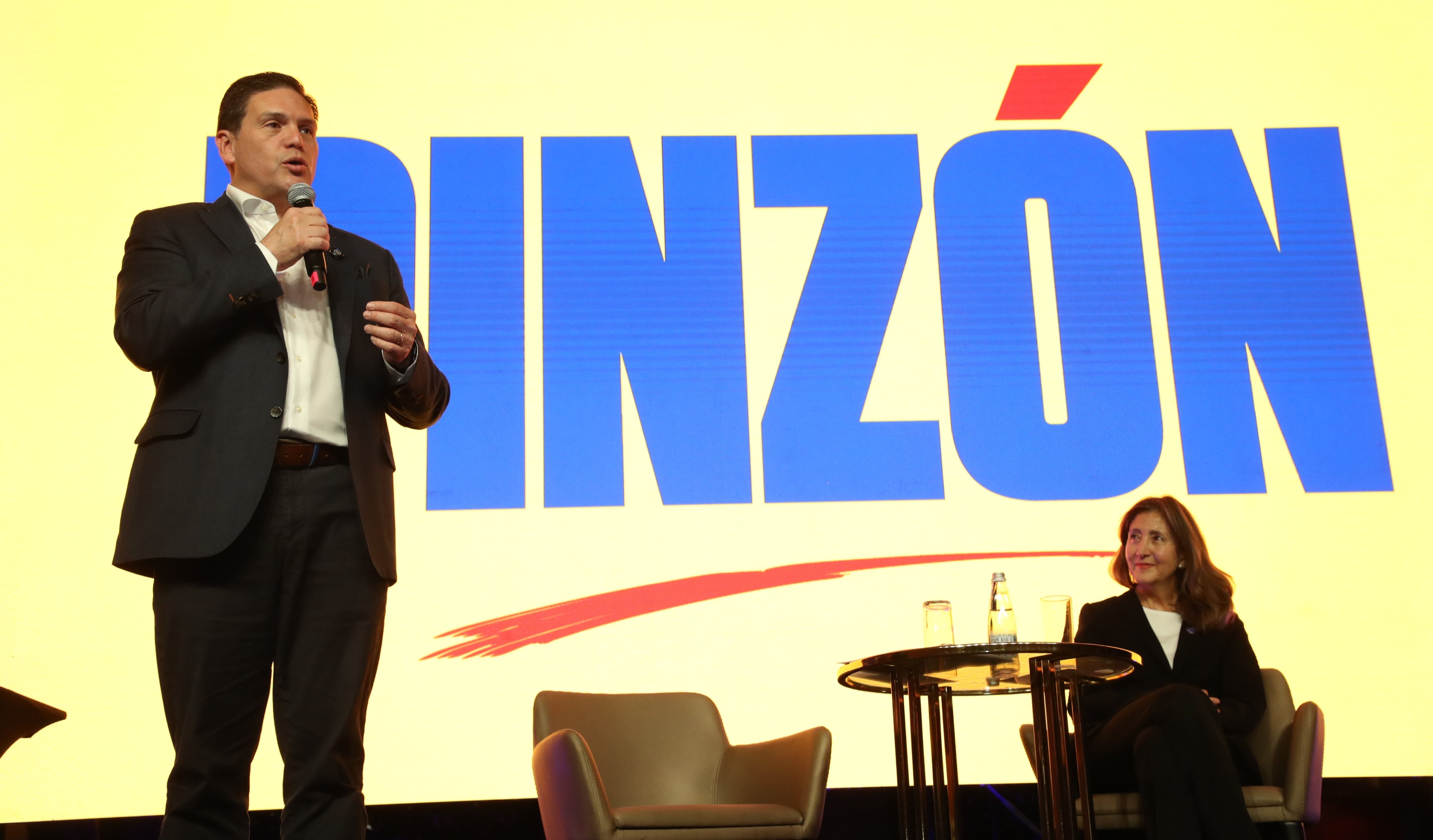 Juan Carlos Pinzón Bueno recibe el aval del Partido Oxígeno para su candidatura a la Presidencia de cara a las elecciones de 2026.