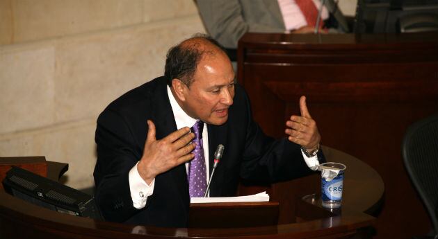 El abogado pereirano Alberto Rojas durante sus palabras de agradecimiento al Congreso, tras su elección como nuevo magistrado de la Corte Constitucional.