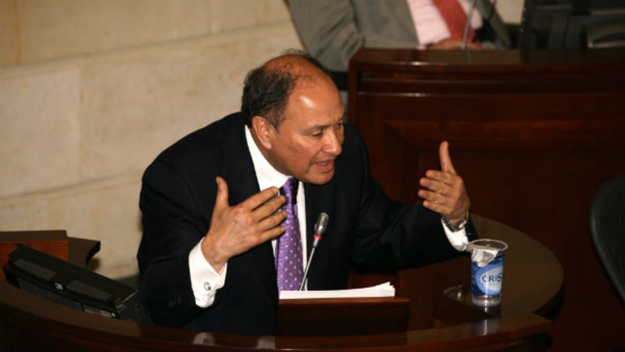 El abogado pereirano Alberto Rojas durante sus palabras de agradecimiento al Congreso, tras su elección como nuevo magistrado de la Corte Constitucional.