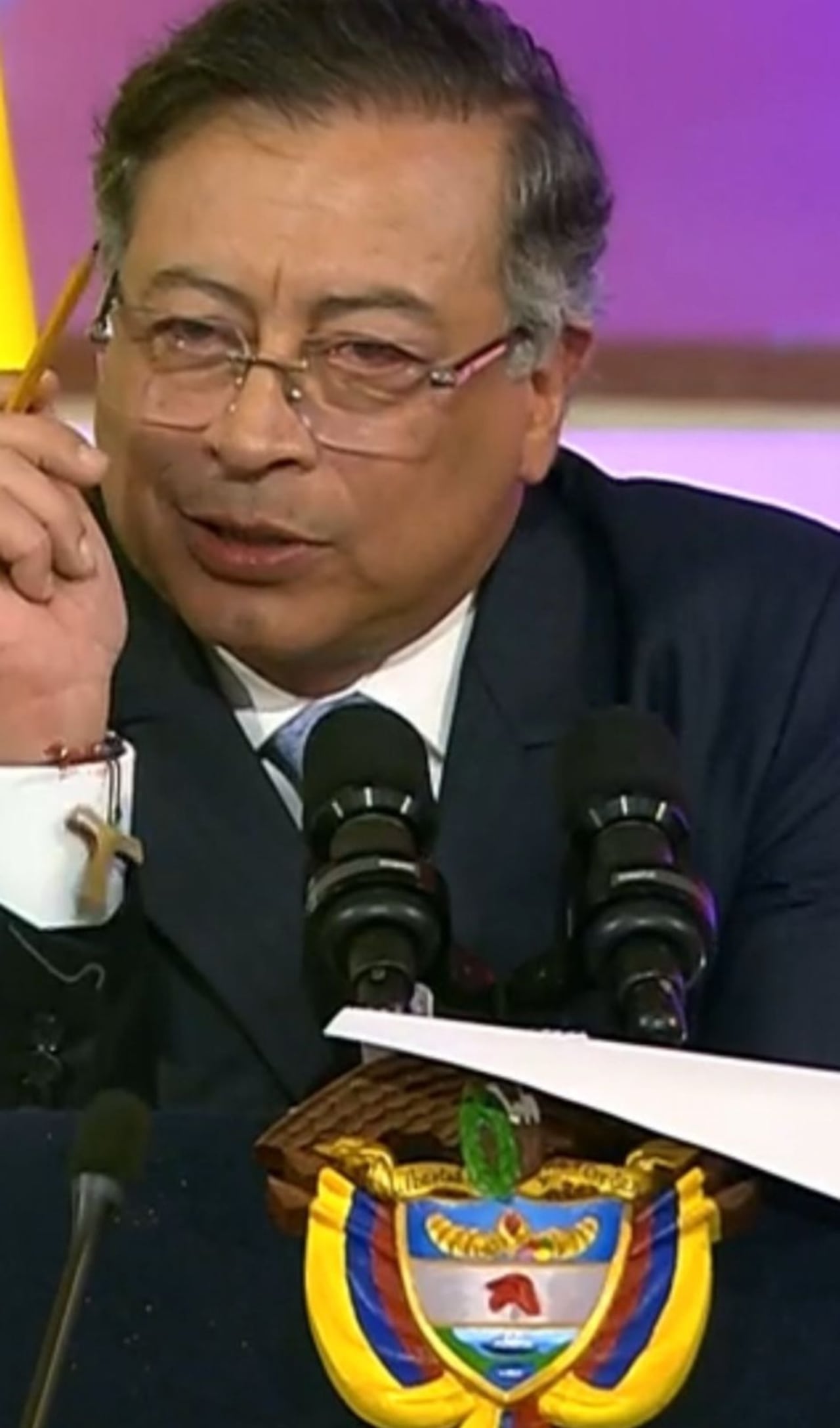 Esta es la imagen católica que lució Gustavo Petro durante su discurso este 20 de julio.