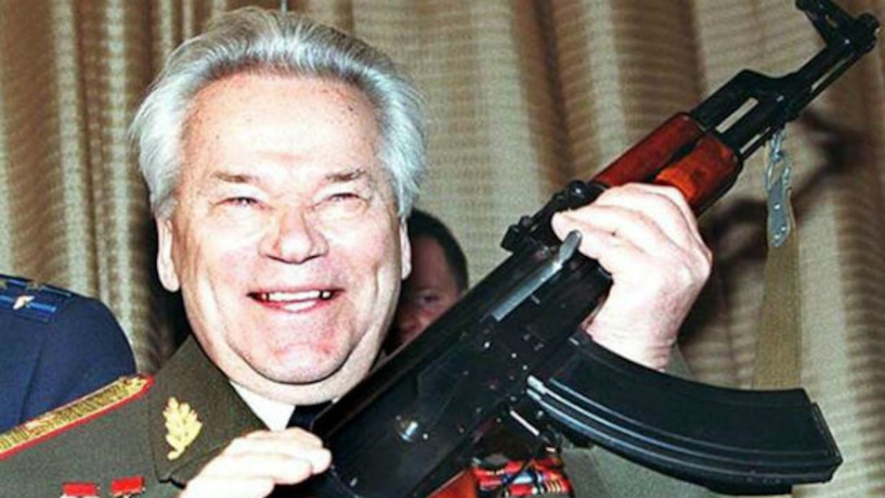 Míjail Kalashnikov, el diseñador de una de las armas más reconocidas del planeta.