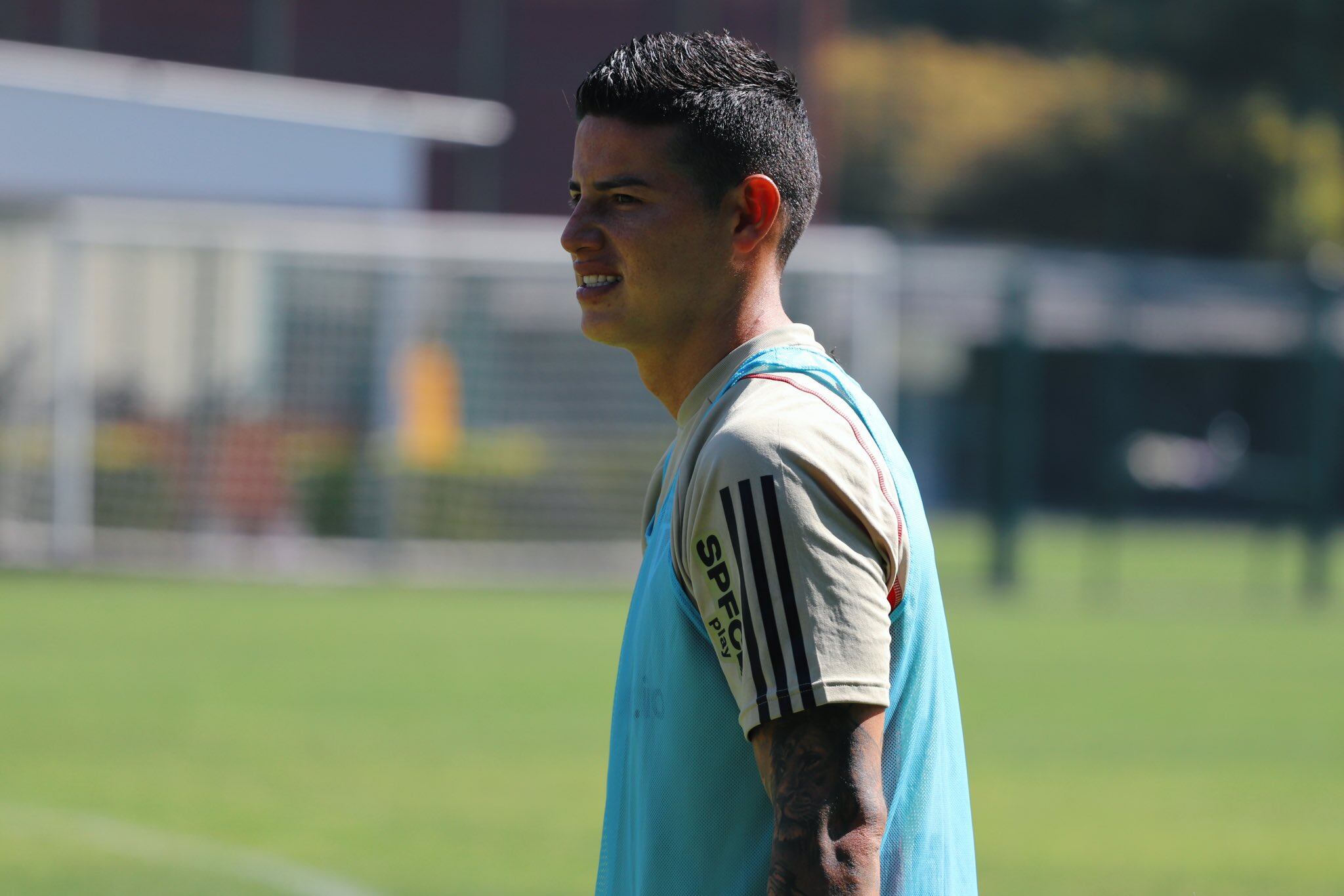 James Rodríguez en una práctica con Sao Paulo.