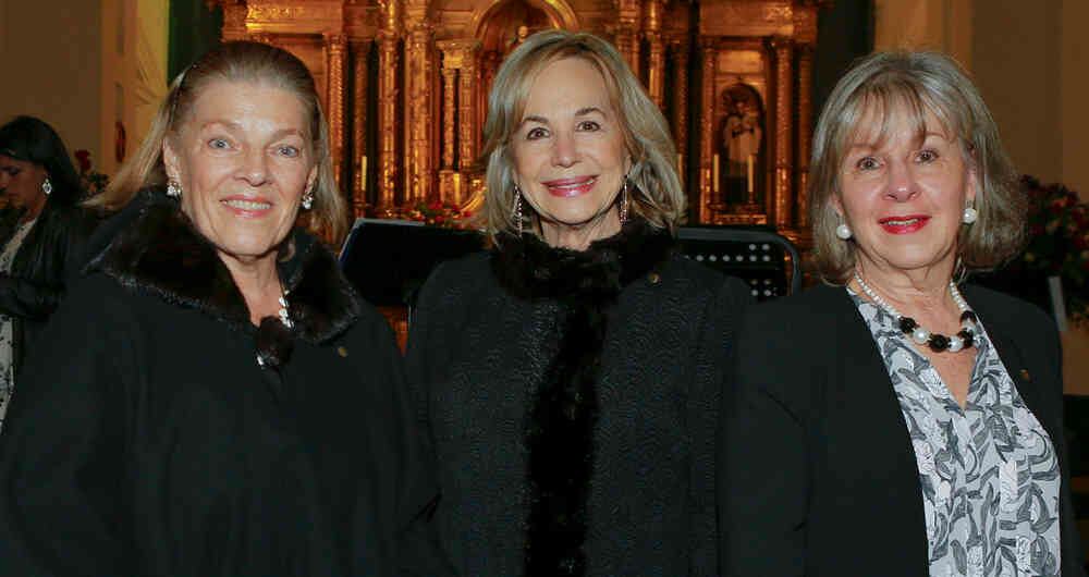 María Eugenia Ospina, Patricia Recamán y Nancy de Prieto.