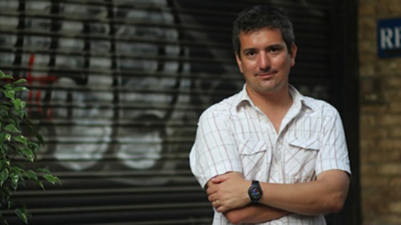 El escritor peruano Santiago Roncagliolo.