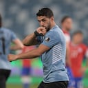 Luis Suárez celebrando un gol con la Selección de Uruguay.